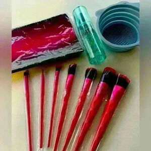 HOST PICK 🎉 7pc. Metallic Pink Face Brushes w/bag, brush cleaner & brush bowl